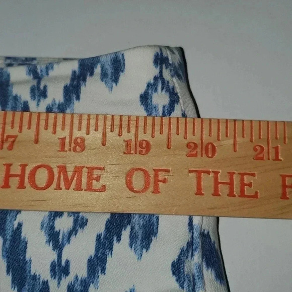 Chico’s So Slimming Stretch Blue and White Ikat Patterned Jeans Size 2.5 - Picture 13 of 16
